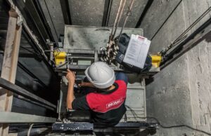 ¿Sabe Ud. que es lo que revisan los técnicos durante una Certificación de Ascensores?